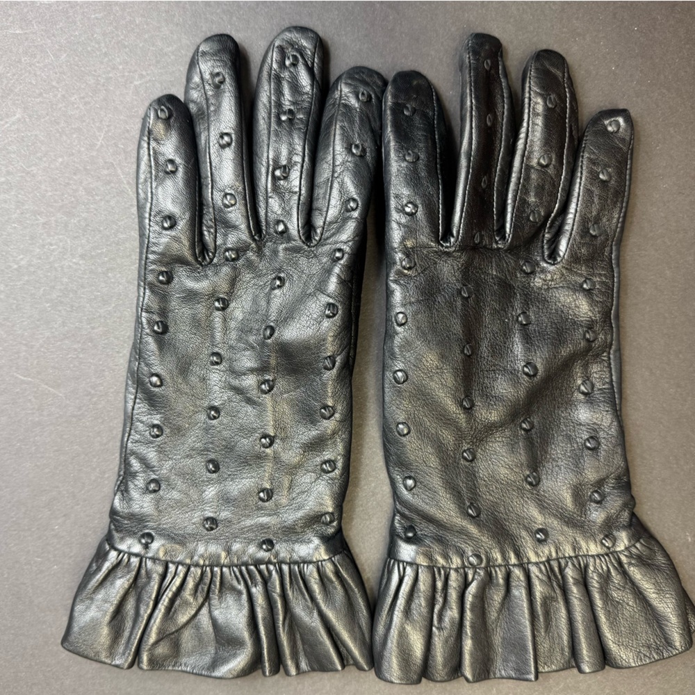 Ruffle and leather dots black leather gloves sz 7 Renee’s New York - Picture 2 of 8